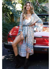 Load image into Gallery viewer, Relaxed Cotton Kimono In Blue Floral