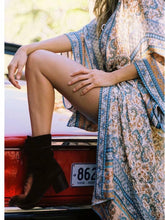 Load image into Gallery viewer, Relaxed Cotton Kimono In Blue Floral