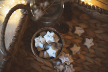 Load image into Gallery viewer, Raspberry & Peppercorn Soy Wax Melts