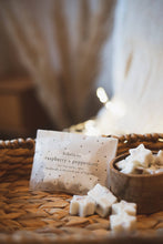 Load image into Gallery viewer, Raspberry & Peppercorn Soy Wax Melts