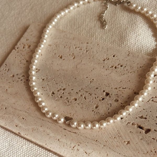 White Pearl Necklace With Silver Heart