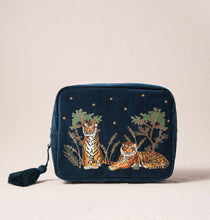 Load image into Gallery viewer, Tiger Conservation Wash Bag
