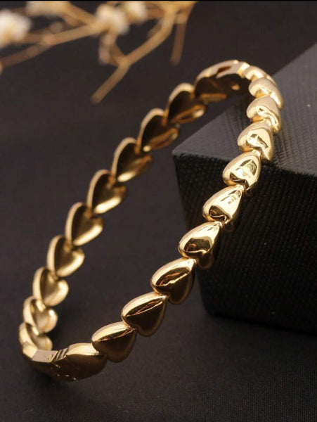 Heart bangle 18k gold plated