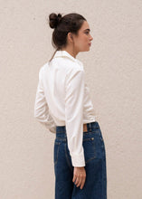 Load image into Gallery viewer, Fitted White Blouse
