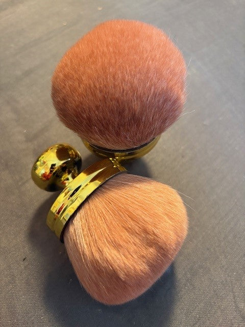 Large soft make up brush