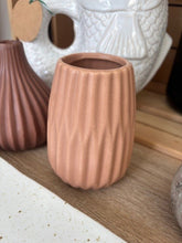 Load image into Gallery viewer, Small coloured bud vase
