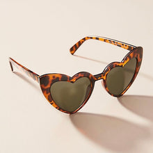 Load image into Gallery viewer, Love Heart Sunglasses Tortoisehell
